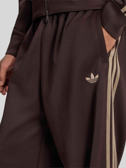 adidas Originals Loose Fit Sweathose aus Baumwoll-Mix mit Logo-Stitching Dunkelbraun 3