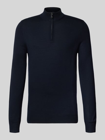 Produktfoto, Slim Fit Strickpullover aus Woll-Mix mit Troyer-Kragen von Christian Berg Men in dunklem Blau, elastische Abschlüsse, glatte Textur