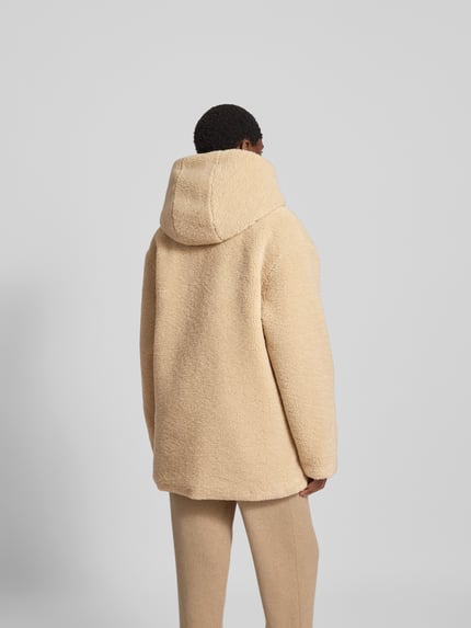 Juvia Mantel aus Teddyfell mit Kapuze Sand 5