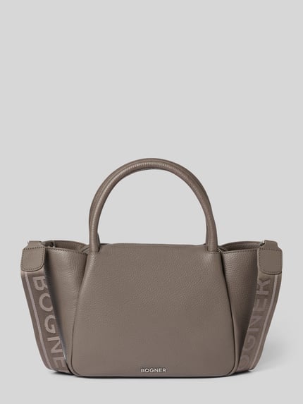Produktfoto, Handtasche mit Tragehenkel und Schulterriemen von BOGNER in Taupe, Label-Applikation, Modell 'wallis raja', strukturierte Oberfläche