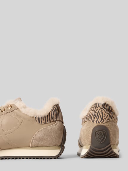 Productfoto, Sneaker uit leer-mix model 'LORAIN' van Blauer USA in beige met suède en kunstbont, afgeronde neus, labeldetail, 3 cm hak, 9 cm schachthoogte, 10 cm schachtbreedte