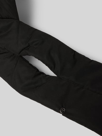 Loevenich Muts in de vorm van een capuchon met sjaal en labeldetail Zwart - 2