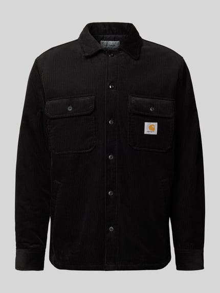 Produktfoto, Regular Fit Hemdjacke aus Cord Modell 'WHITSOME' von Carhartt Work In Progress in zwart met labelpatch, puur katoen, platte kraag, borstzakken en zijzakken, corduroy textuur, heren