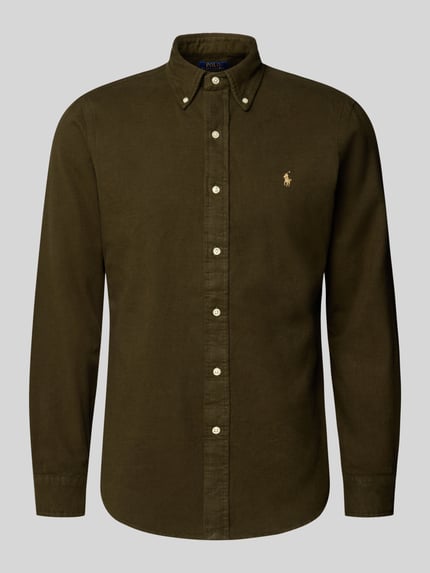 Produktfoto, dunkelgrünes Custom Fit Freizeithemd aus reiner Baumwolle von Polo Ralph Lauren mit Knopfleiste und Struktur auf grauem Hintergrund