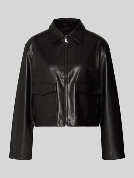Produktfoto, Jacke in Leder-Optik Modell 'Josmica' von OPUS, Regular-Fit, Schwarz, Umlegekragen, Reißverschluss, Pattentaschen, glatte Struktur