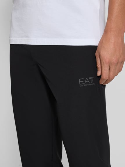 EA7 Emporio Armani Spodnie dresowe z detalem z logo Czarny 3