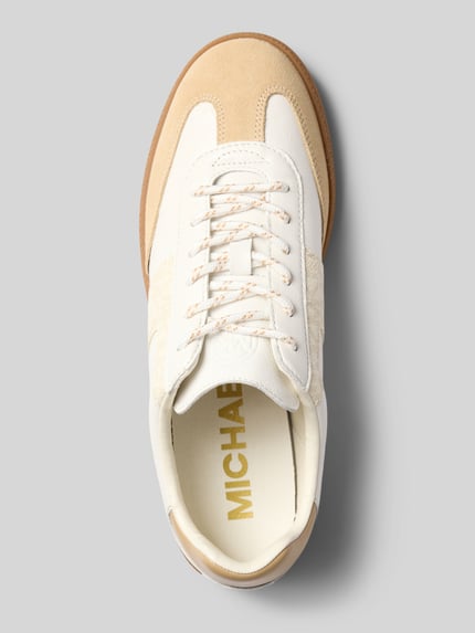 Produktfoto, Sneaker mit Kontrastbesatz Modell 'JOVIE' van MICHAEL Michael Kors, afgeronde vorm, vetersluiting, logoprint, labelopschrift, structuurzool, hakhoogte maat 40: 2 cm, schachthoogte maat 40: 7 cm, schachtbreedte maat 40: 9 cm, kleuren beige en wit, glad en suède texturen