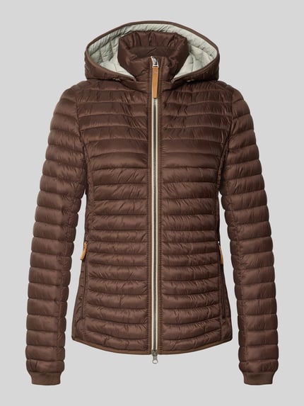 Produktfoto, Slim Fit Steppjacke mit tweewegritssluiting van camel active, Dames gewatteerd jack in bruin met Capuchon, ritszakken, elastische mouwboorden, Ruglengte maat 36: 61 cm, Schouderbreedte: 45 cm, Borstwijdte: 47 cm, Mouwlengte: 66 cm
