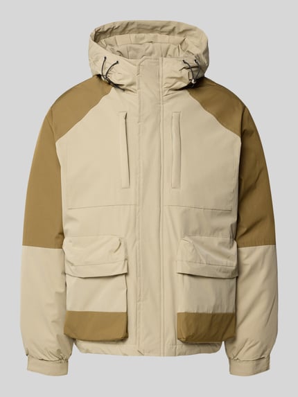 Produktfoto, Jacke mit Kapuze Modell 'Lao' van WOODBIRD, regular fit, katoenmix in beige en bruin, verborgen rits, steekzakken, 71 cm ruglengte, 55 cm schouderbreedte, 69 cm borstwijdte, 66 cm mouwlengte.