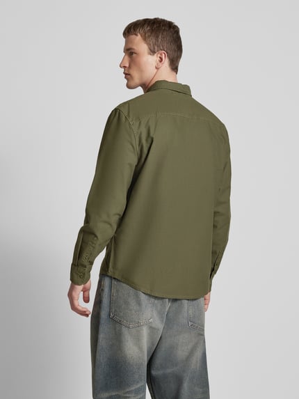 Levi's® Regular Fit Freizeithemd mit Button-Down-Kragen Oliv 5