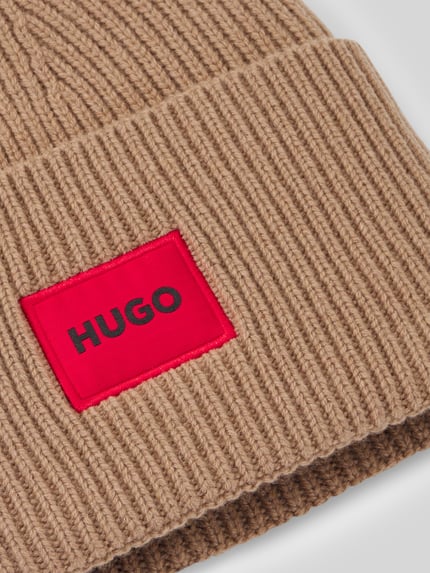 HUGO Mütze mit kontrastierendem Logo-Patch Taupe 3