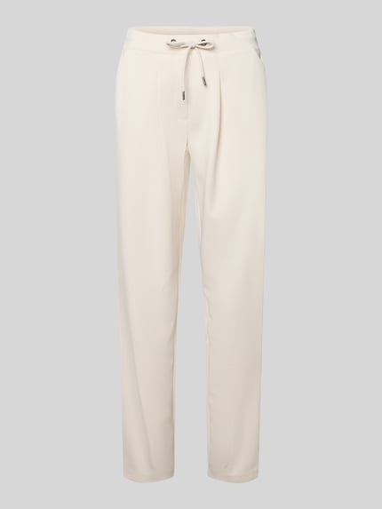 Produktfoto, Sweatpants mit französischen Eingrifftaschen von monari aus cremefarbenem Material-Mix, gerader Schnitt, elastischer Bund mit Kordelzug.