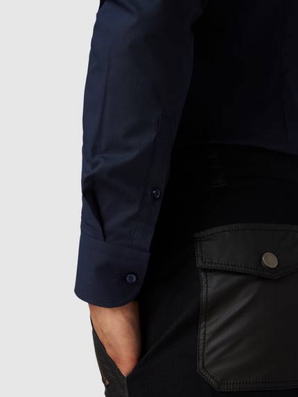 BOSS Slim Fit Businesshemd mit extra langem Arm Marine 3