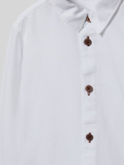 Produktfoto, Regular Fit Freizeithemd aus reiner Baumwolle von s.Oliver RED LABEL in Weiß, Jacquardstoff, braune Knöpfe, einreihige Knopfleiste