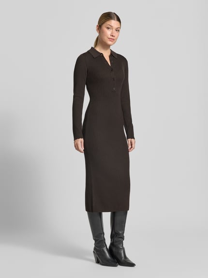 DRYKORN Strickkleid mit Polokragen und Knopfleiste Modell 'AMARILA' Dunkelbraun 1