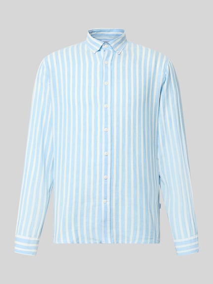Produktfoto, Relaxed Fit Freizeithemd mit Button-Down-Kragen van Lindbergh, mix van linnen en katoen, lichtblauw-wit gestreept, knoopsluiting, sportmanchet, ruglengte maat M 64 cm, schouderbreedte maat M 41 cm, mouwlengte maat M 64 cm