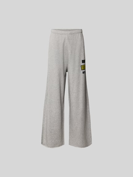 Spodnie dresowe o kroju wide fit z naszywką z logo Shop The Look MANNEQUINE