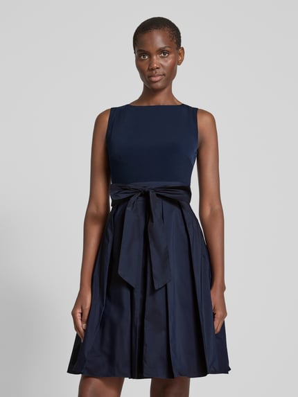 SWING Knielanges Cocktailkleid mit rückseitiger Schleife Marine 4