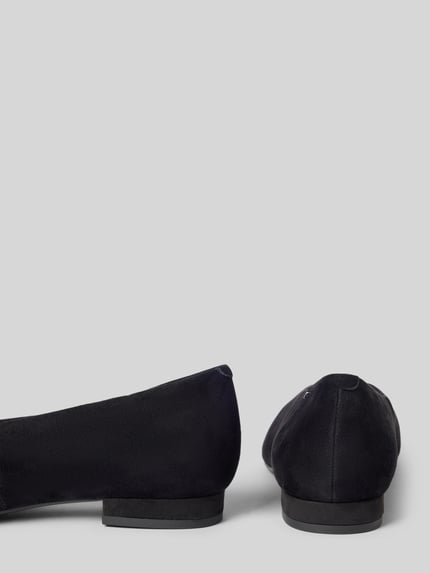 Produktfoto, Ballerina aus echtem Rindsleder von Tamaris in Schwarz mit glatter Oberfläche und abgerundeter Form, Damen Ballerina von Tamaris