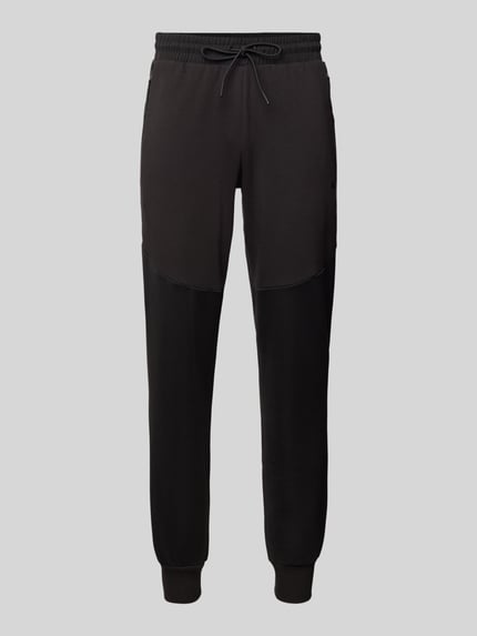 PUMA Performance Spodnie dresowe o kroju regular fit z detalem z logo Czarny 2