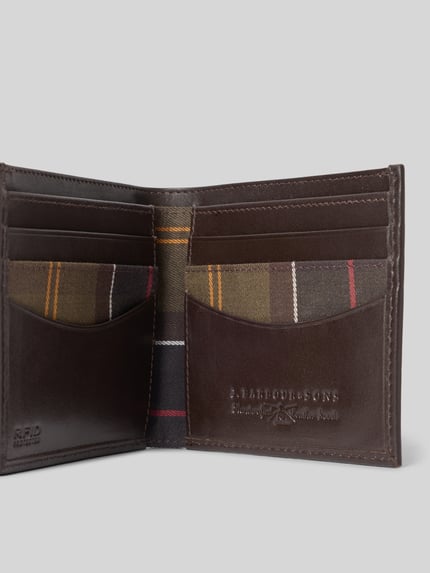 Produktfoto, Portemonnaie aus echtem Rindsleder Modell 'BRODICK' von Barbour, braun mit kariertem Innenfutter, Herren Portemonnaie