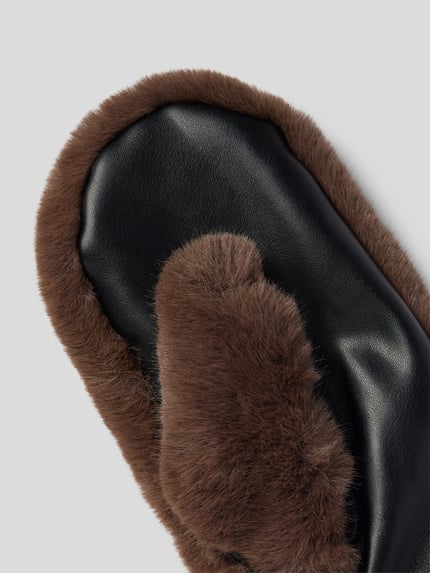 Stand Studio Handschuhe in Fell-Optik Dunkelbraun 3
