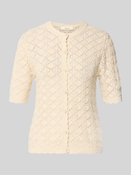 Produktfoto, Regular Fit Strickjacke aus reiner Baumwolle Modell 'SOFIA' von Selected Femme, Optik: Unifarben, Ajour-Strick, Muschel-Crew Neck, halblange Ärmel, Knopfleiste, feine Struktur, naturfarbener Ton