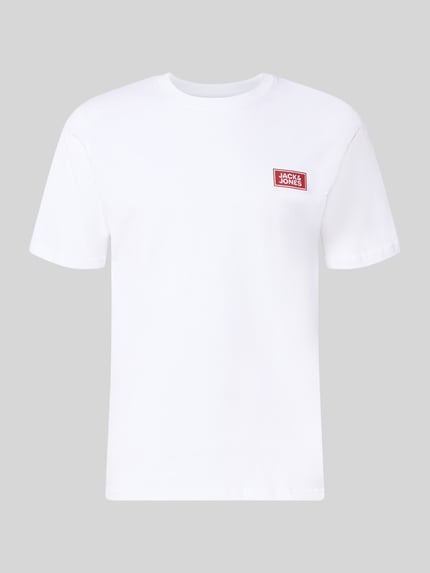 Produktfoto, Regular Fit T-Shirt aus reiner Baumwolle mit Label-Detail von JACK & JONES, biały t-shirt z bawełny, krój regular fit, okrągły dekolt, detal z logo, długość tyłu w rozmiarze M: 67 cm