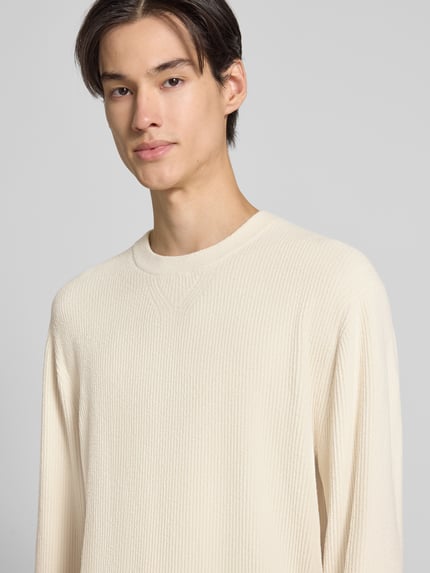 BOSS Sweter z dzianiny o kroju regular fit z mieszanki wiskozy model ‘P-HORSO’ Złamany biały 3