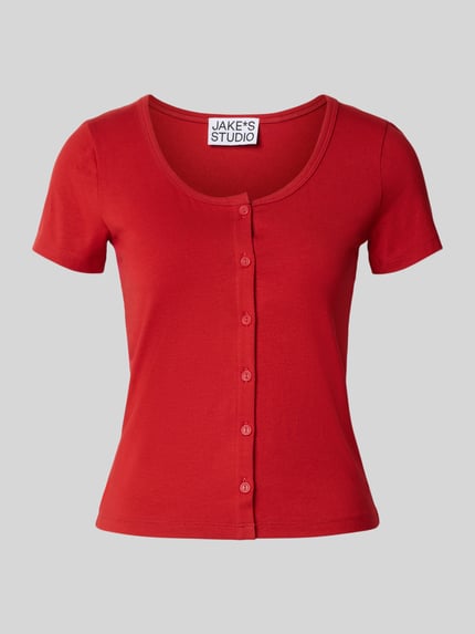 Produktfoto, Slim Fit T-Shirt mit durchgängiger Knopfleiste von Jake*s aus elastischem Baumwoll-Modal-Mix in Rot, Rundhalsausschnitt, Rückenlänge 49 cm bei Größe S.