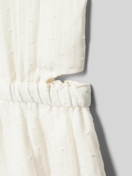 Produktfoto, Tailliertes Freizeitkleid aus reiner Baumwolle Modell 'LUCY' von Only, Optik: unifarben, Muster: gepunktet, Materialverarbeitung: Popeline, Cut-Out-Details, Struktur durch feine Webpunkte, Farbe: Weiß, Mini-Länge, blickdichter Unterrock