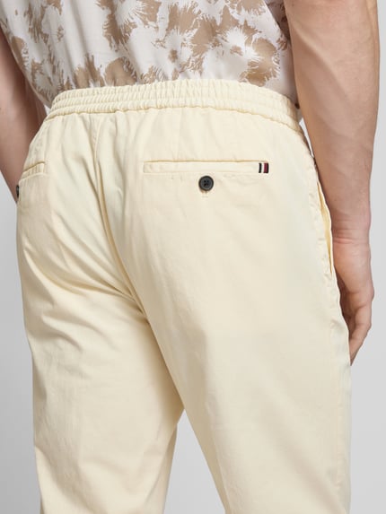 Tommy Hilfiger Slim Fit Chino mit Paspeltaschen Modell 'CHELSEA' Offwhite 3