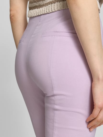 Christian Berg Woman Slim Fit Stoffhose in verkürzter Passform Lavender 3