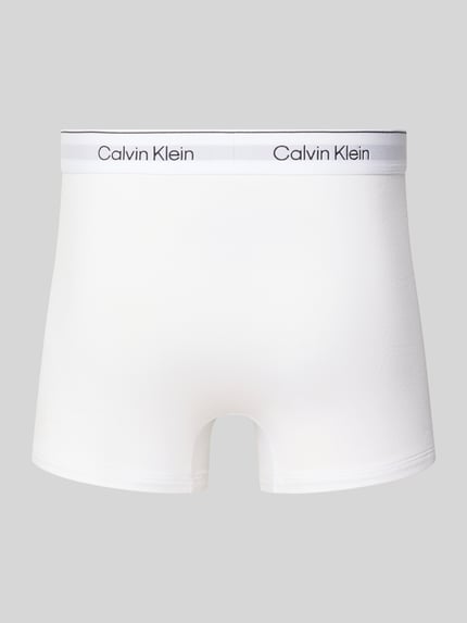 Produktfoto, weißer Pant & Trunk aus Baumwoll-Mix im 5er-Pack von Calvin Klein Underwear auf grauem Hintergrund, glatte Textur
