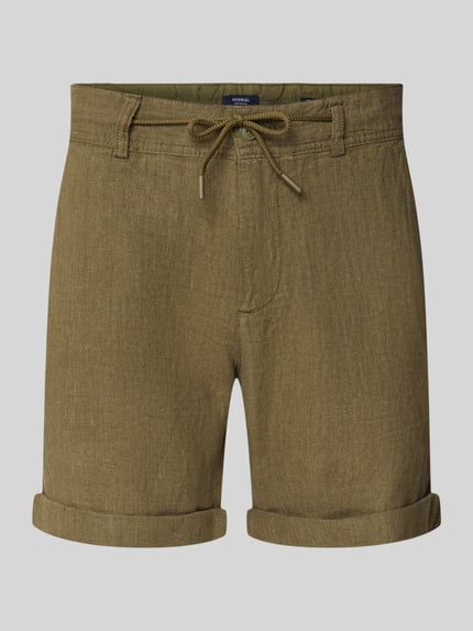 Produktfoto, Leinenshorts mit Bindegürtel und Gesäßtaschen von MCNEAL in Olivgrün, Reine Leinen, Straight Fit, Knopf-Reißverschluss, Aufschlag, Label-Stitching, Bundweite 45 cm, Innenbeinlänge 16 cm.
