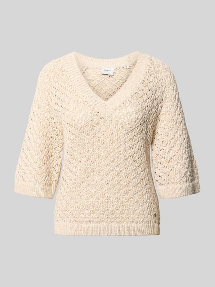 Produktfoto, Boxy Fit Strickpullover aus Baumwoll-Mix Modell 'AMBER' von Pepe Jeans w kolorze beżowym, fakturowany wzór, ażur, mieszanka bawełny, aplikacja z metką