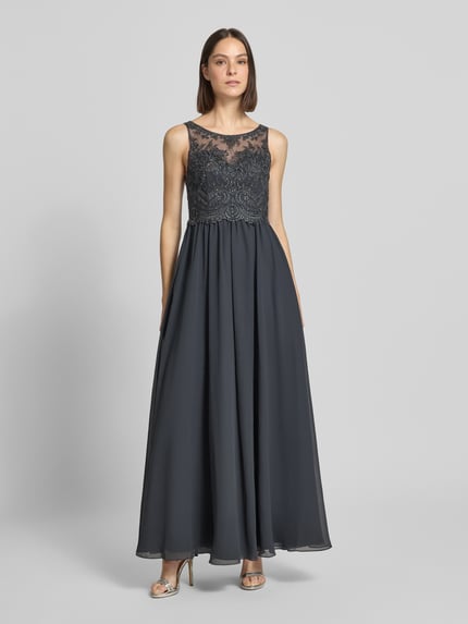 Laona Abendkleid mit Ziersteinen und floralen Stickereien Rauchblau 4
