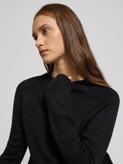 PIECES Sweter z dzianiny o kroju regular fit z raglanowymi rękawami model ‘JULIANA’ Czarny 3