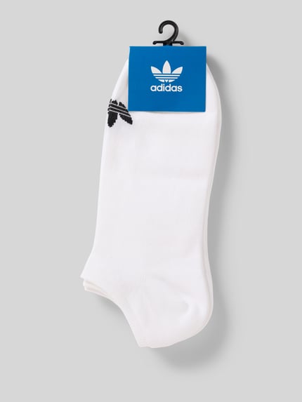 Produktfoto, Sneakersocken mit Logo-Print im 3er-Pack von adidas Originals aus weißer Baumwollmischung mit Stretch-Anteil, elastische Abschlüsse