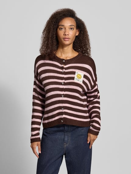 ONLY Regular Fit Strickjacke mit Herzpatch Modell 'MAILEY' Schoko 4
