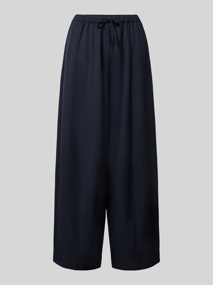 Produktfoto, Culotte mit elastischem Bund und Kordelzug Modell 'Eveline' von Neo Noir, loose Fit, glatter Stoff, dunkle Farbe, Damen Culotte, Bundweite 37 cm, Innenbeinlänge 72 cm.