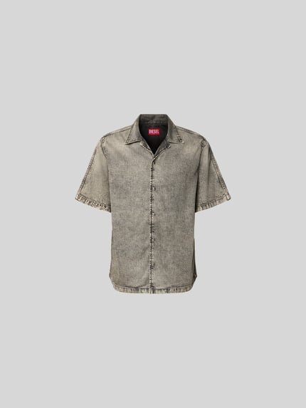 Produktfoto, Regular Fit Jeanshemd mit Lyocell-Anteil von Diesel, Baumwoll-Mix, Reverskragen, kurzärmelig, graue Waschung, strukturierte Optik