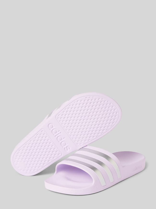 adidas Sportswear Slides mit Label-Detail Modell 'ADILETTE AQUA