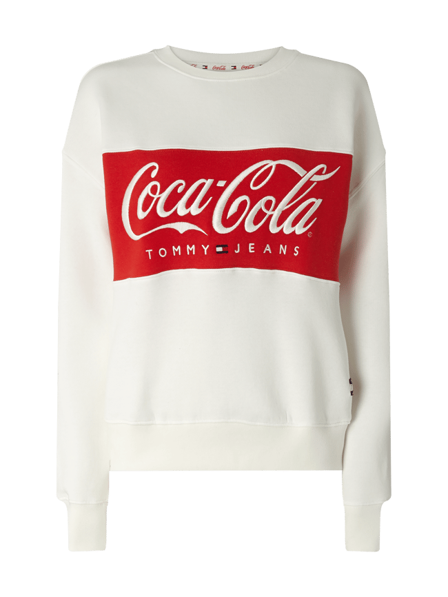 Tommy Jeans Tommy Jeans x Coca Cola Sweatshirt mit Logo Stickerei weiss online kaufen