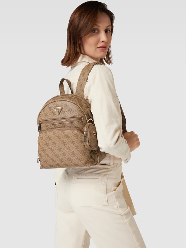 Guess Rucksack mit Allover-Logo-Print (hellbraun) online kaufen