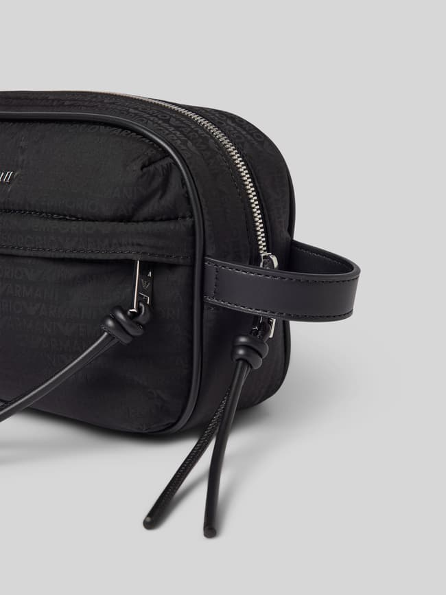 Emporio Armani Kulturtasche mit Logo-Muster und Label-Applikation