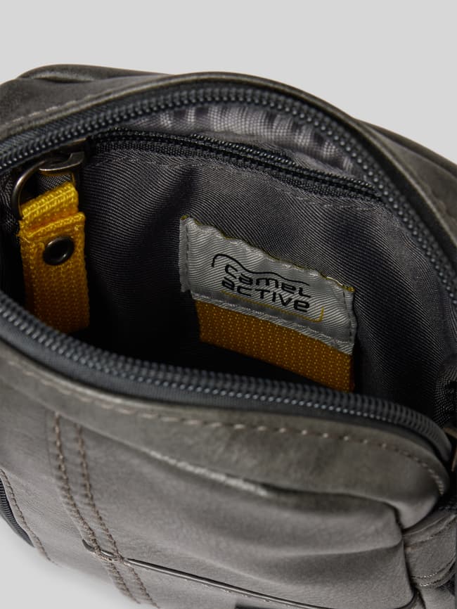 camel active Umhängetasche mit Logo-Detail Modell 'LAOS' (black