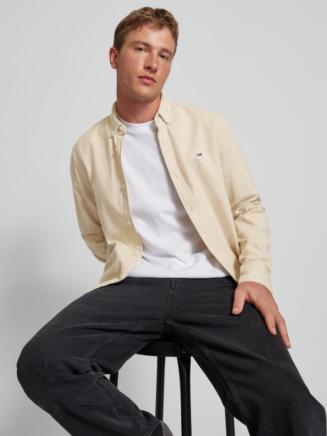 Tommy Jeans Regular Fit Flanellhemd mit Button-Down-Kragen (beige 