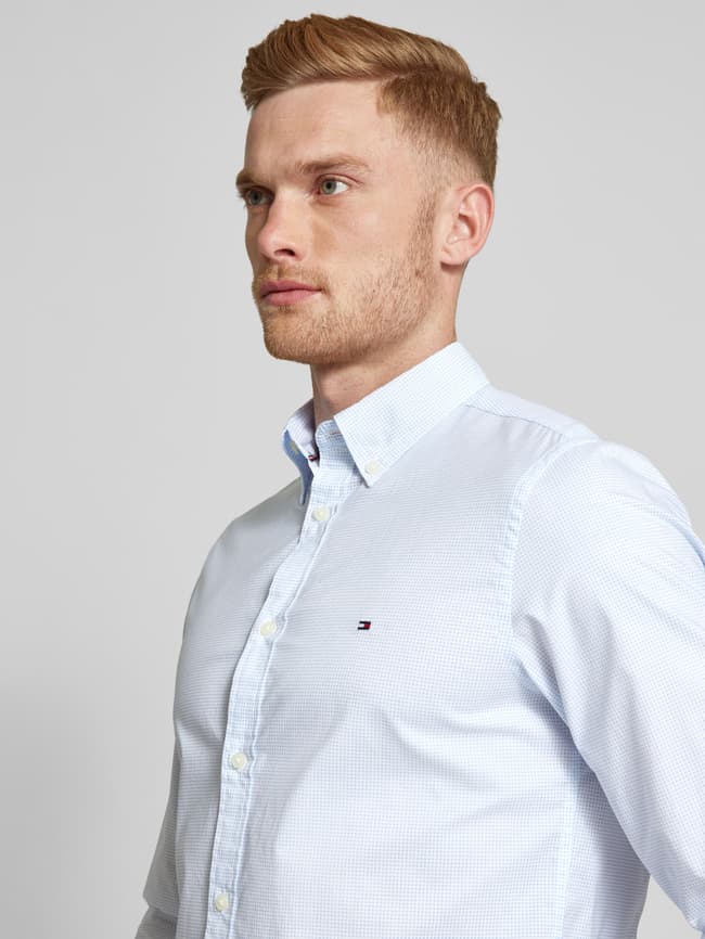 Tommy Hilfiger Slim Fit Freizeithemd mit Button-Down-Kragen (weiss 