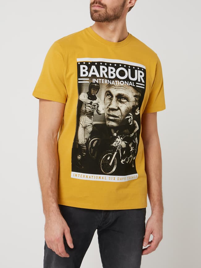 Barbour International Barbour International x Steve McQueen T Shirt mit Print gelb online kaufen
